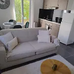 Apartman Cocon Entre Et Centre Avec Jardinet *