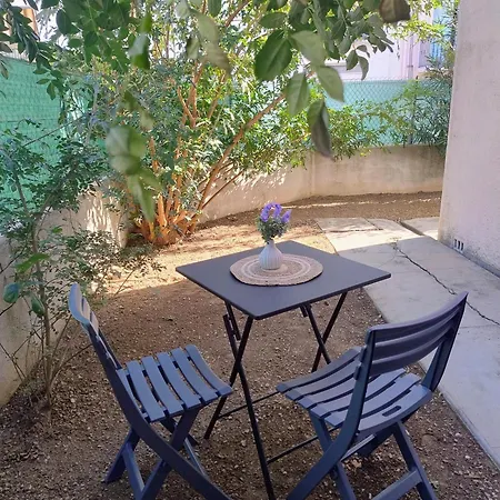 Cocon Entre Et Centre Avec Jardinet Daire