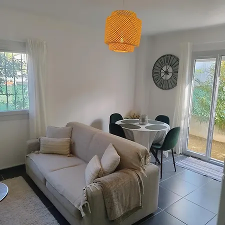 Апартаменты Cocon Entre Et Centre Avec Jardinet *